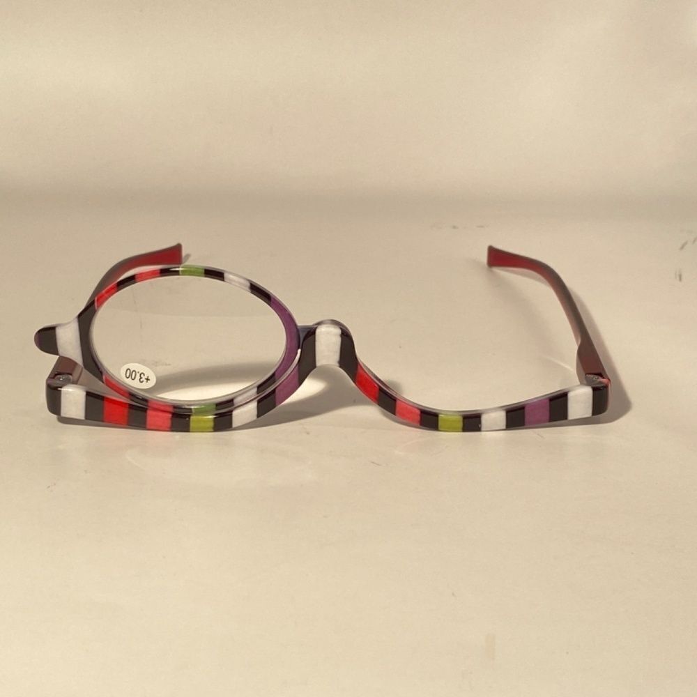 0996 Makeup Cosmetic 3.00 Flip Magnifying Glasses For Precision Application N… - Picture 4 of 5